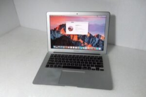 Apple MacBook